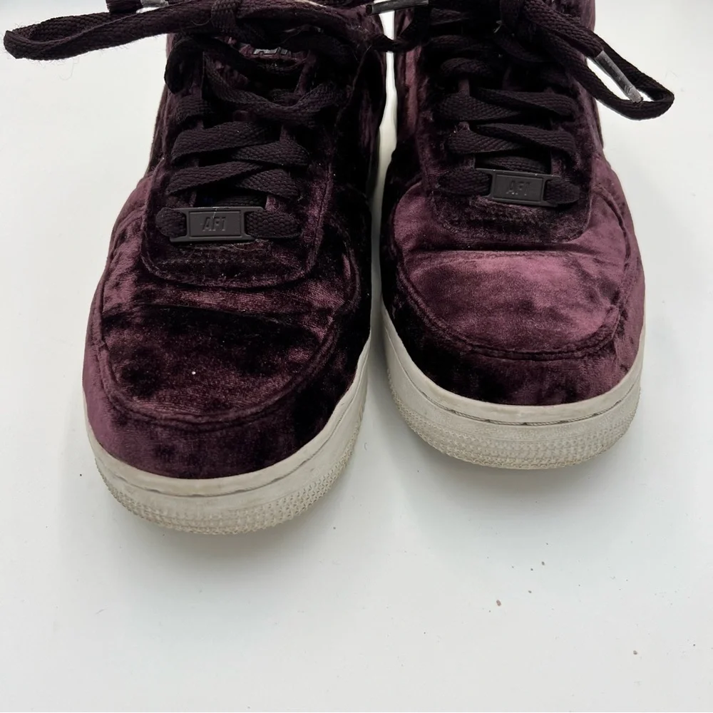 Nike Air Force 1 Low Drapes the Air in Plush Velvet Sneakers Womens Size 7